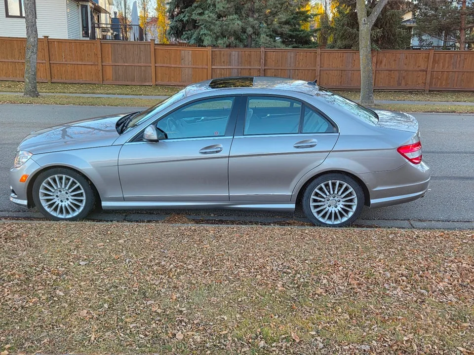 Mercedes-Benz C-Class 2009 photo 2