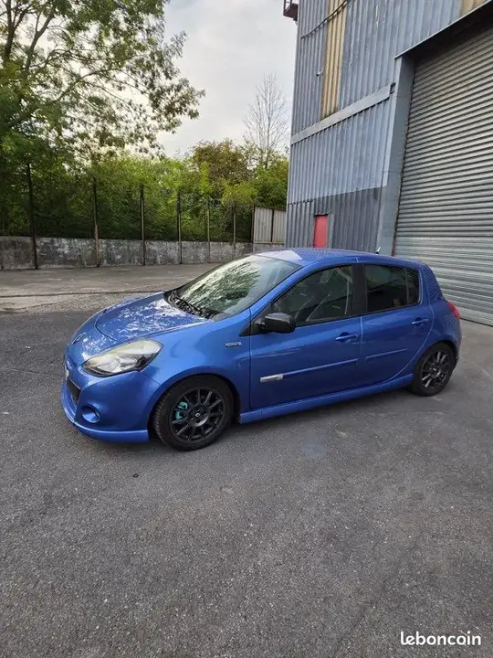 Renault Clio 2012 photo 2