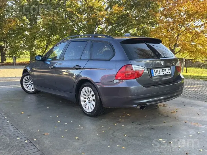BMW 320 2008 photo 3