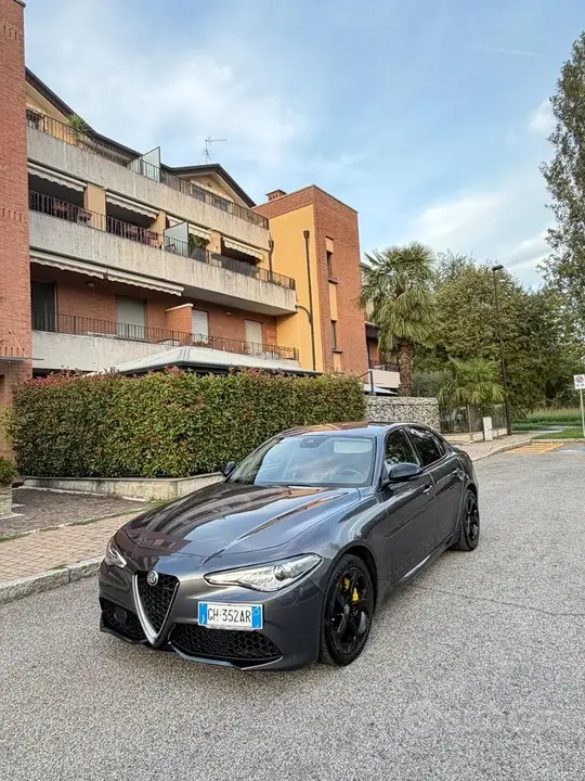 Alfa Romeo Giulia 2018 photo 2