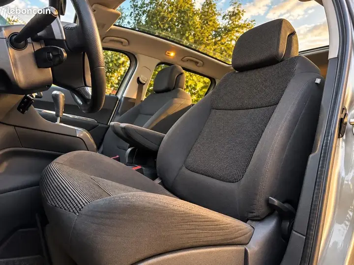 Peugeot 5008 2012 photo 5