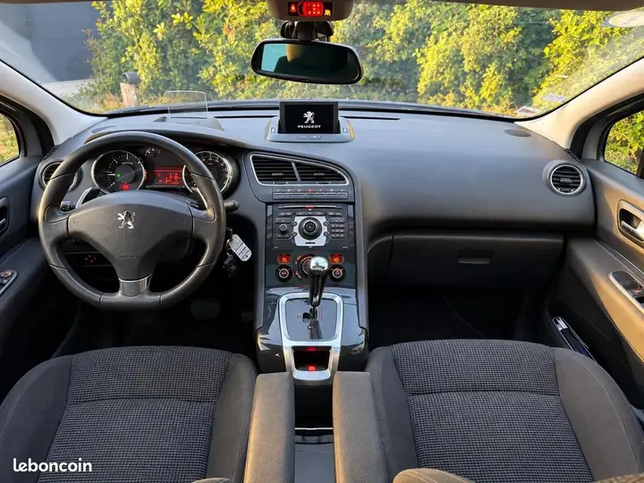Peugeot 5008 2012 photo 4