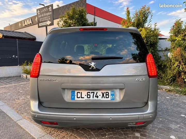 Peugeot 5008 2012 photo 3