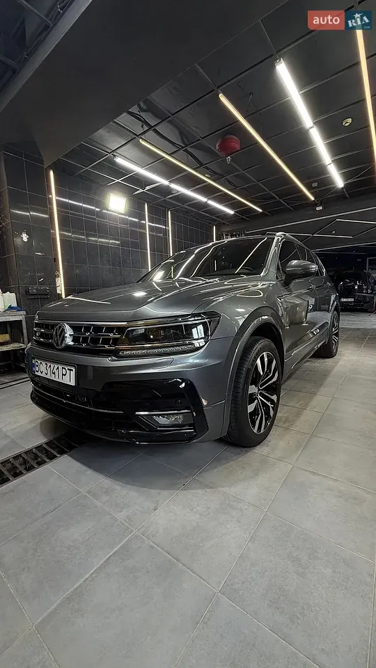 Volkswagen Tiguan 2018 photo 2