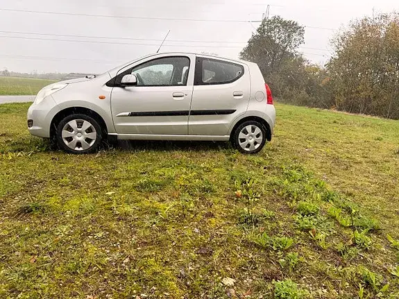 Suzuki Alto 2010 photo 2