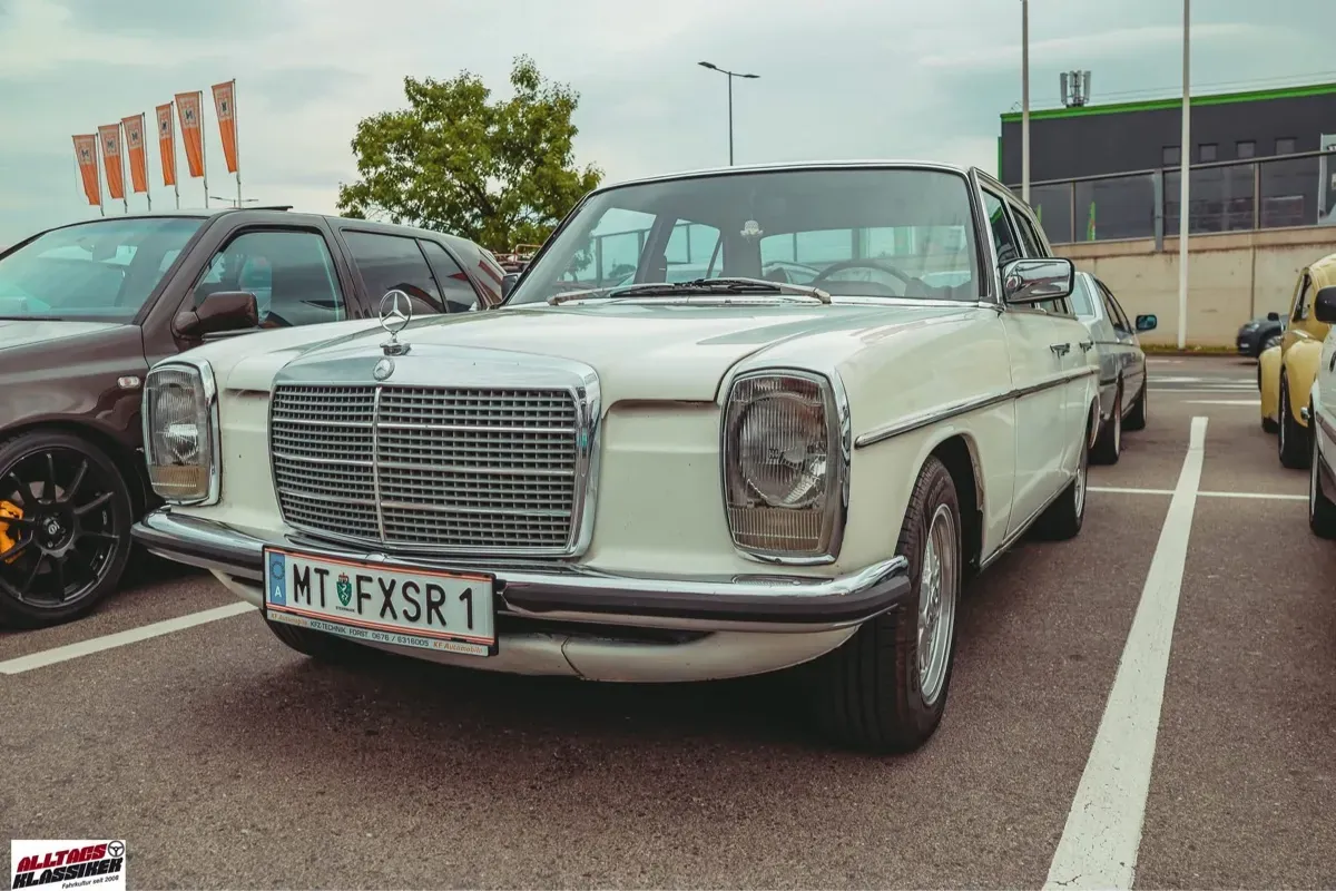 Mercedes-Benz 240D