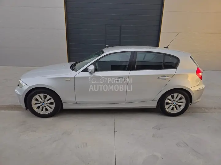 BMW 118 2009 photo 4