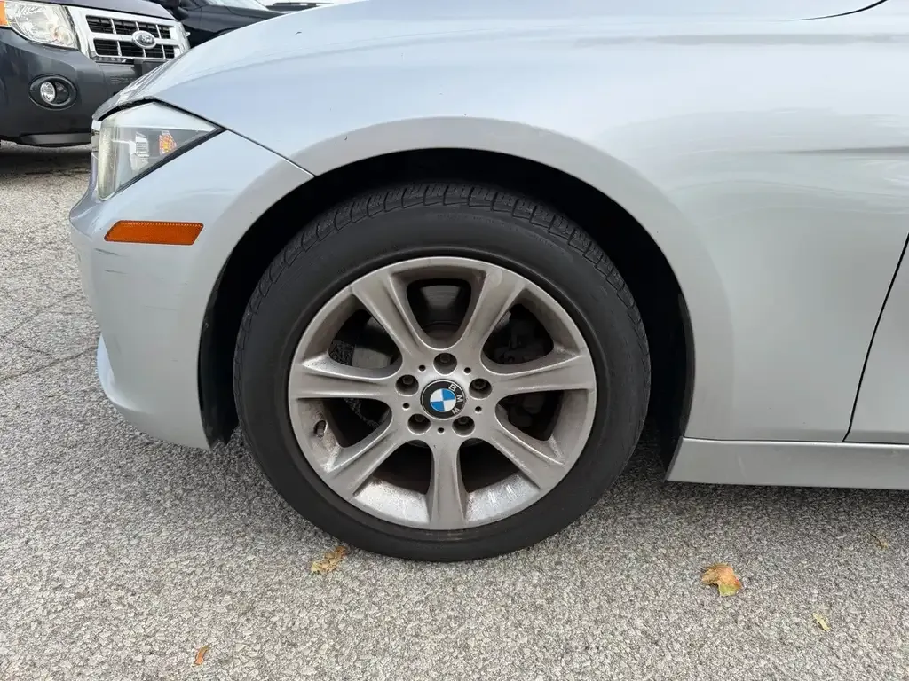 BMW 3 Series 2012 photo 5