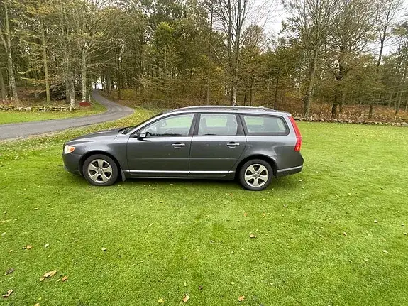 Volvo V70 2008 photo 2