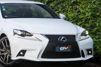 Lexus Is 300H 2013 photo 3
