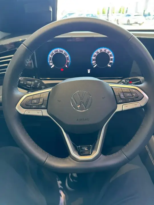 Volkswagen Tiguan 2025 photo 2