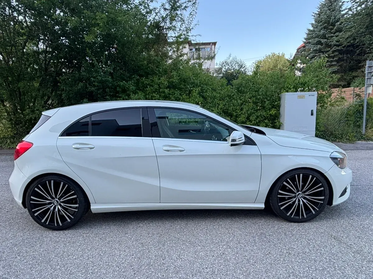 Mercedes-Benz A-Class 2013 photo 2