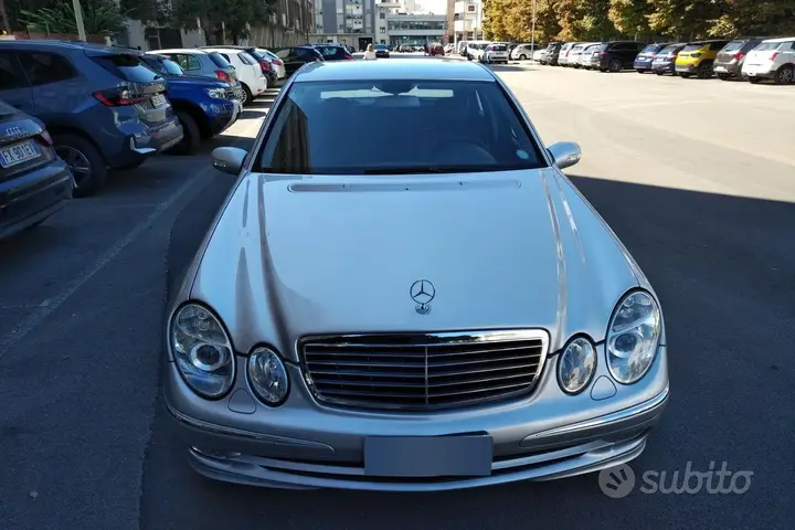 Mercedes-Benz E320