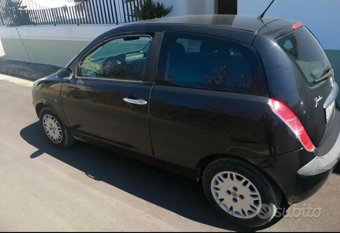 Lancia Ypsilon