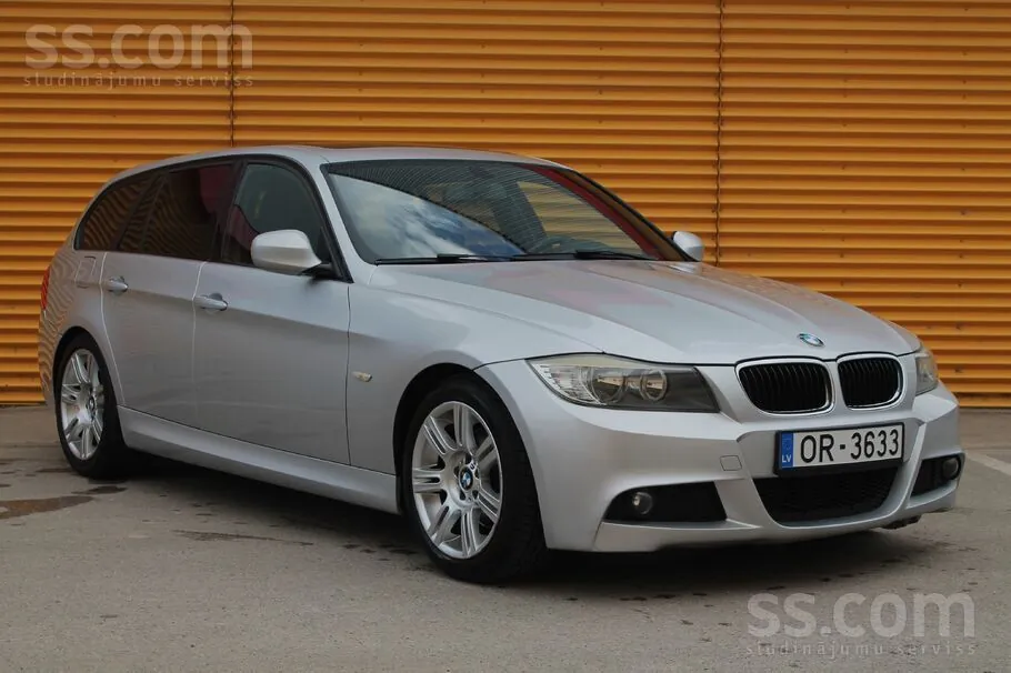 BMW 320 2010 photo 2