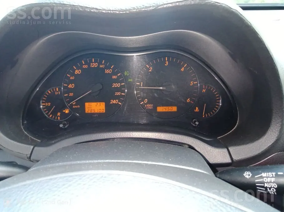 Toyota Avensis 2004 photo 5