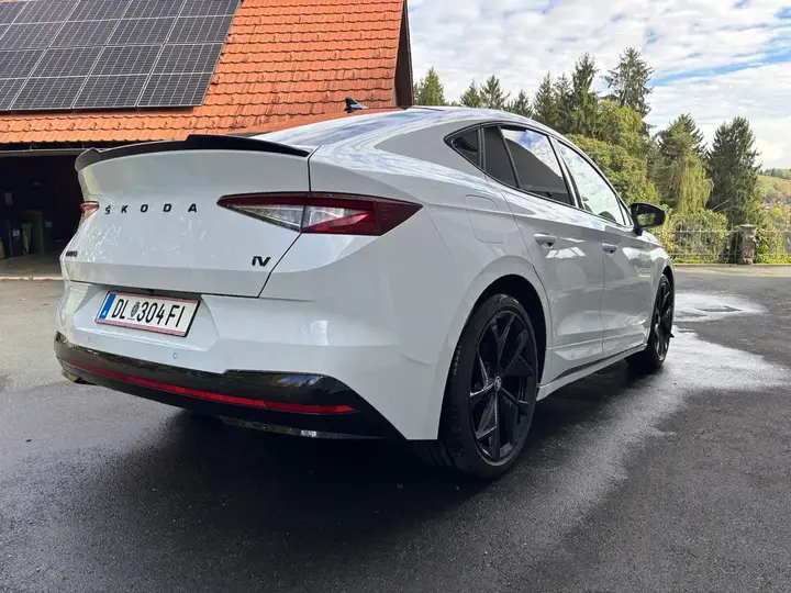 Skoda Enyaq 2023 photo 3