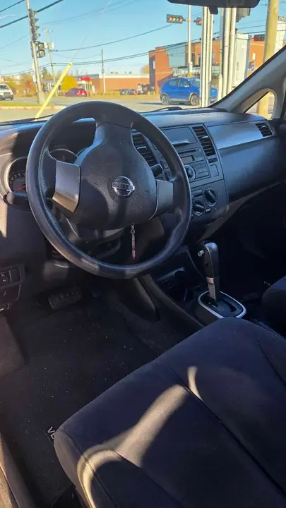 Nissan Versa 2019 photo 3