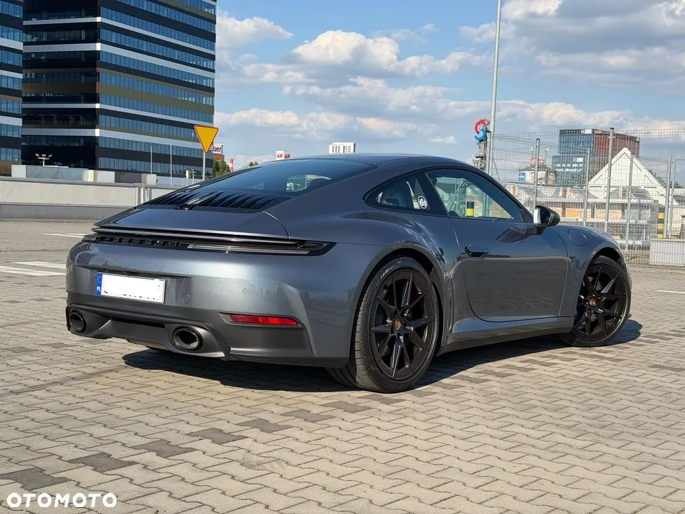 Porsche 911 Carrera 2025 photo 5