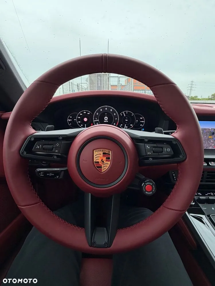 Porsche 911 Carrera 2025 photo 2