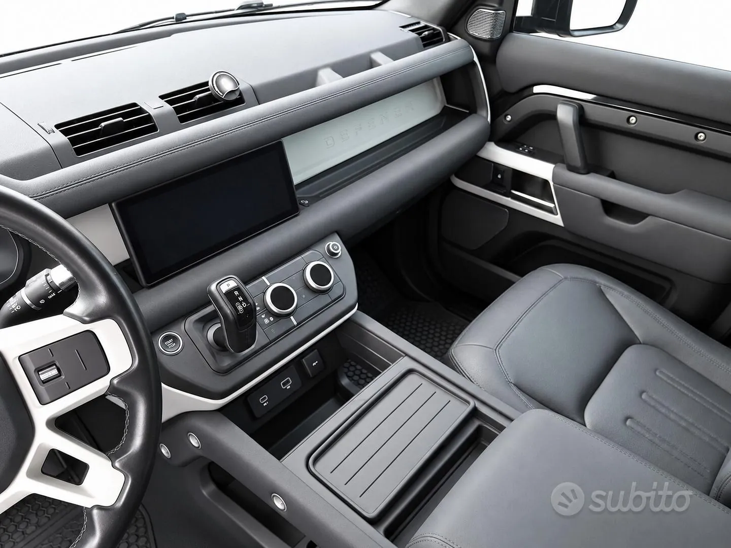 Land Rover Defender 2021 photo 5