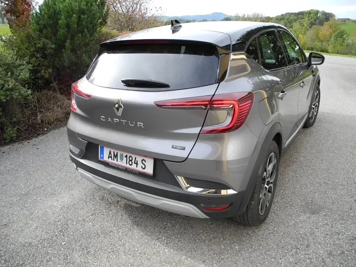Renault Captur 2023 photo 3