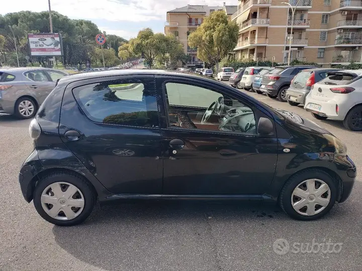 Toyota Aygo 2012 photo 2