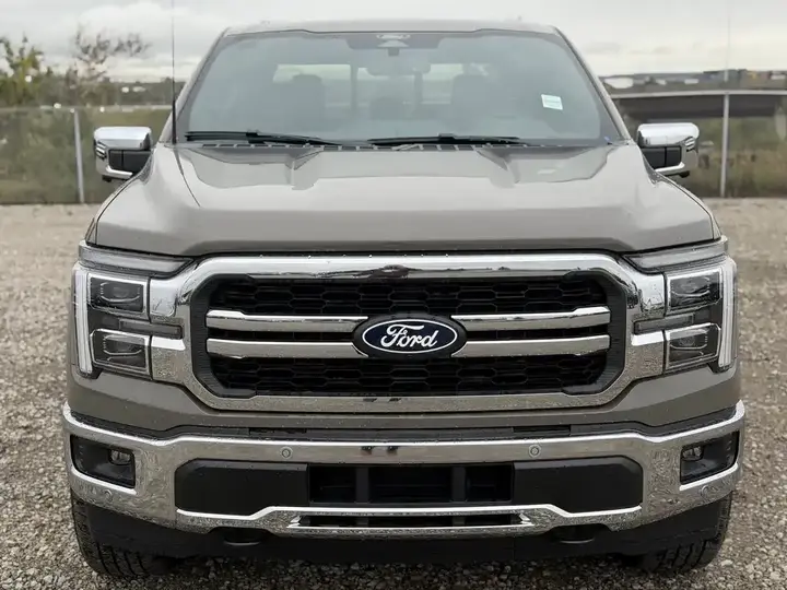 Ford F-150 Lariat 2026 photo 4