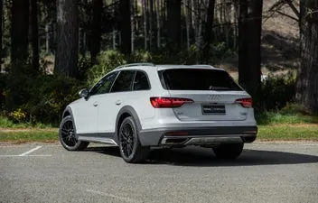 Audi A4 2022 photo 3