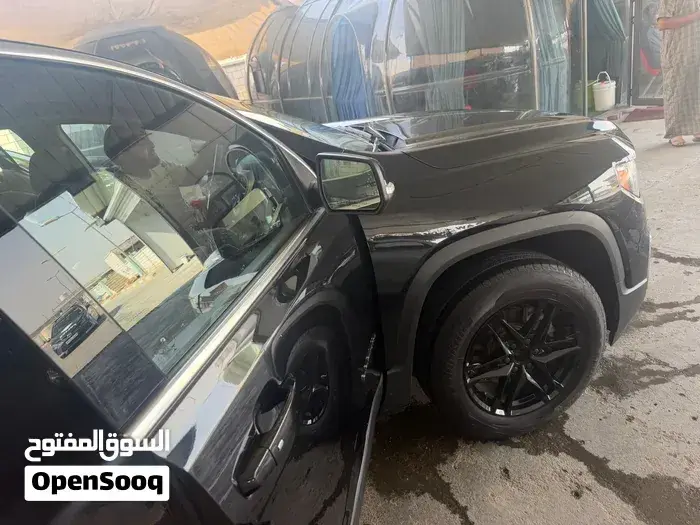 GMC Acadia 2023 photo 2