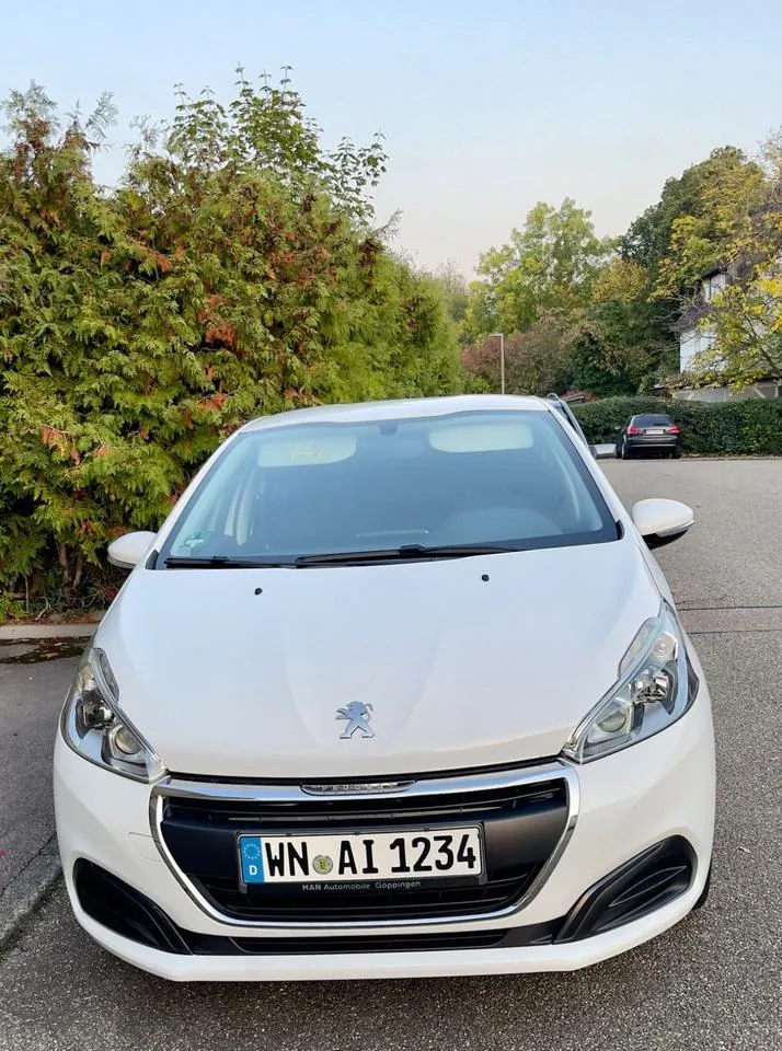 Peugeot 208