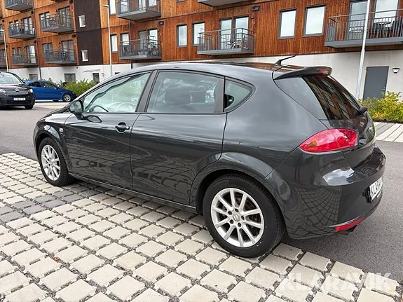Seat Leon 2011 photo 3