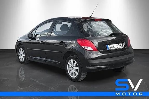 Peugeot 207 2010 photo 3