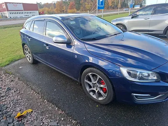 Volvo V60 2016 photo 2