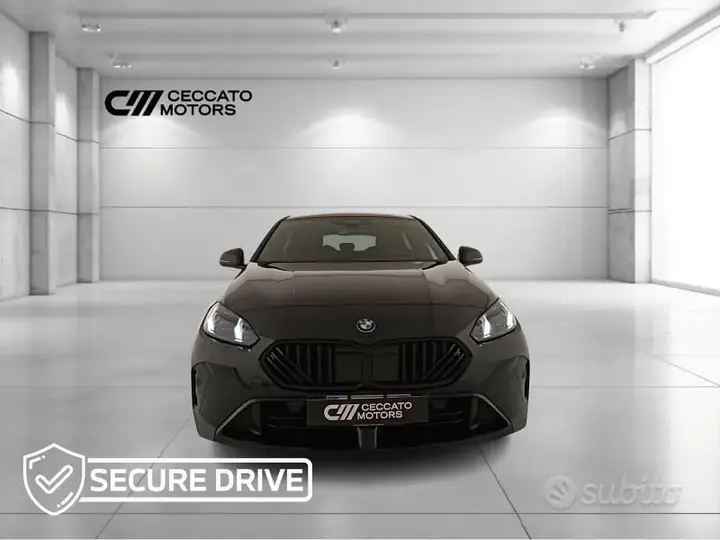 BMW 1 Series 2025 photo 2