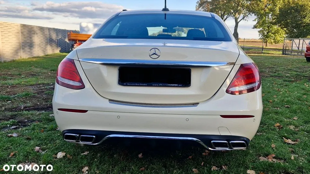 Mercedes-Benz E-Class 2017 photo 5