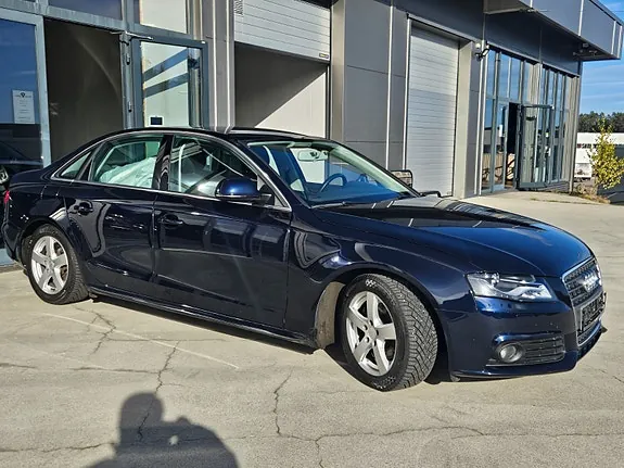 Audi A4 2009 photo 2