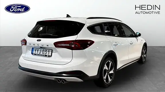 Ford Focus 2024 photo 2