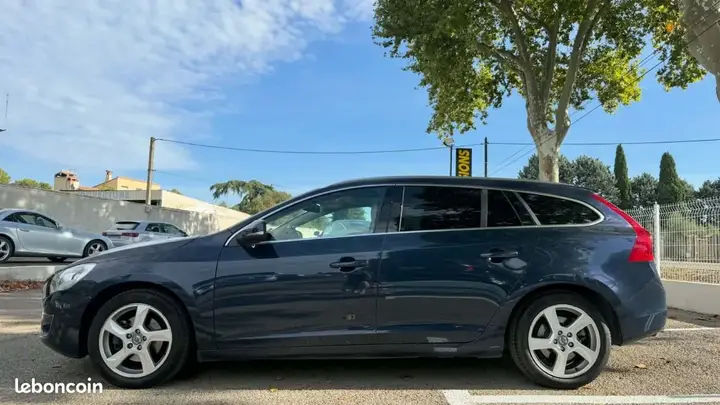 Volvo V60 2012 photo 2