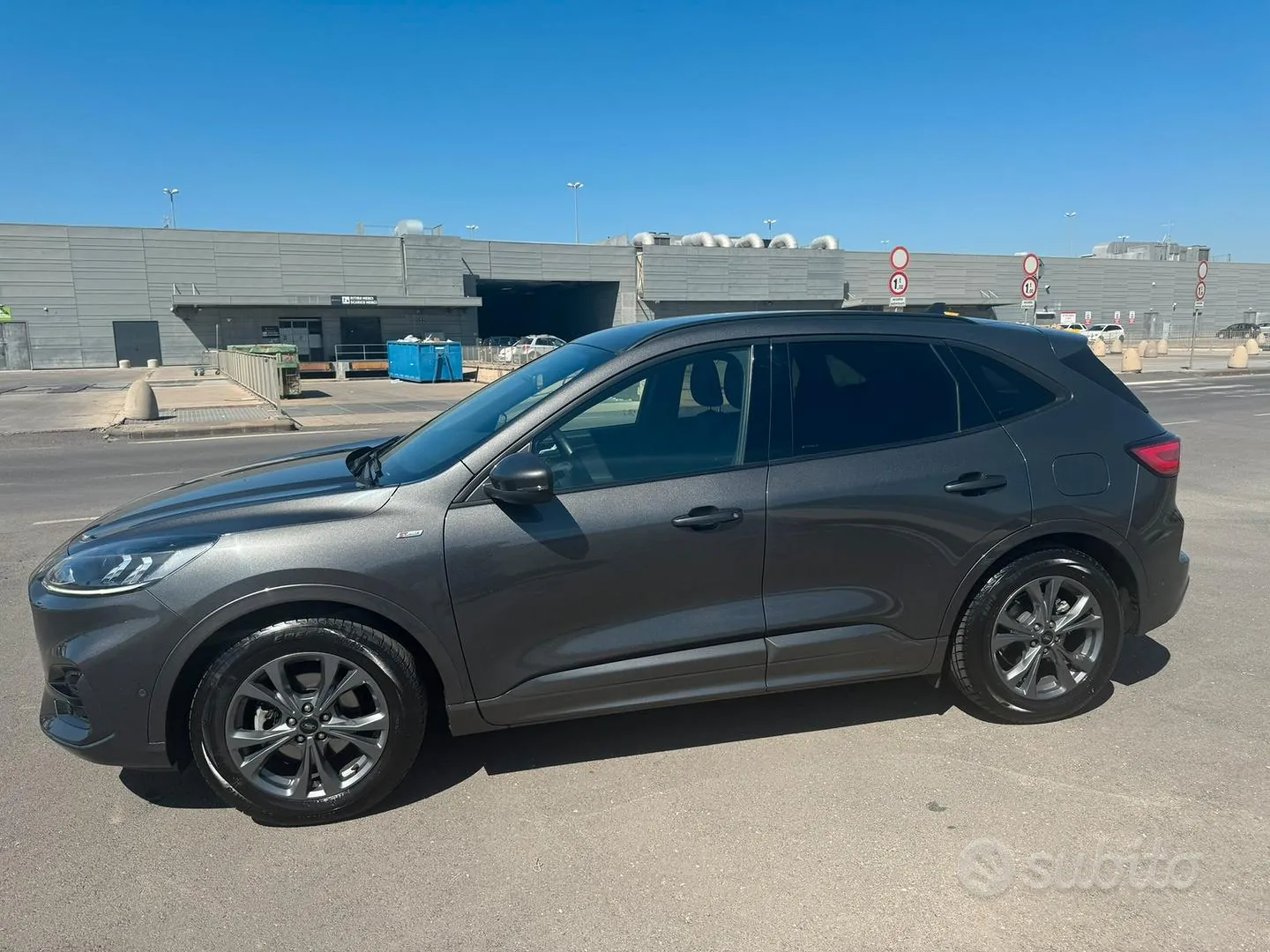 Ford Kuga 2021 photo 2