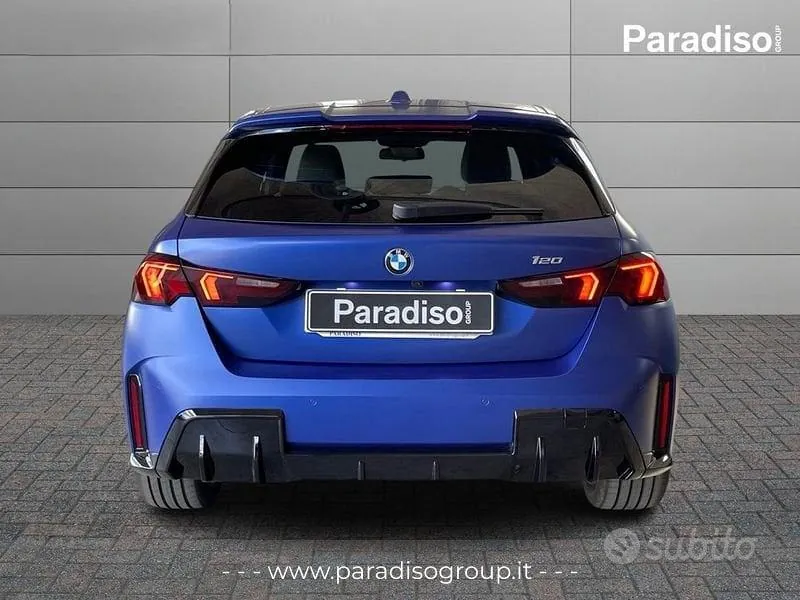 BMW 1 Series 2025 photo 4