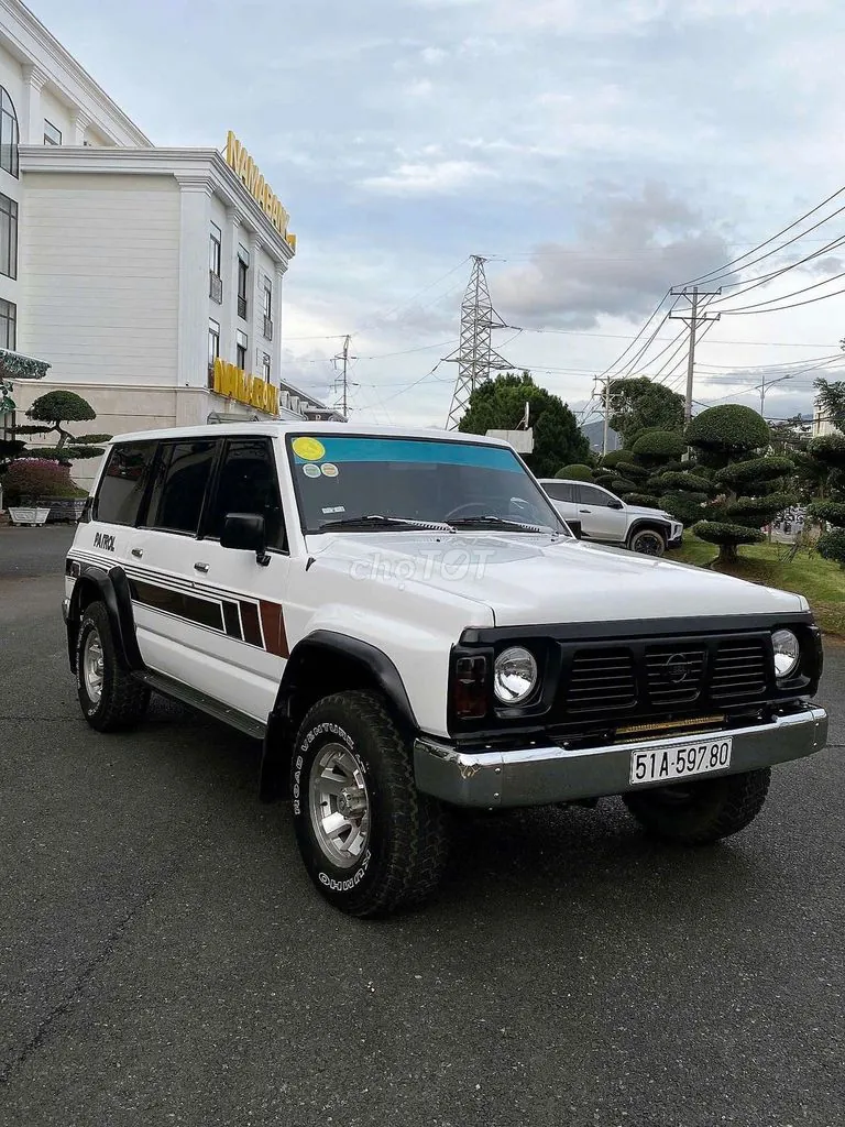 Nissan Patrol 1992 photo 3