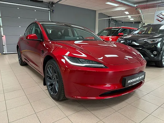 Tesla Model 3 2025 photo 5