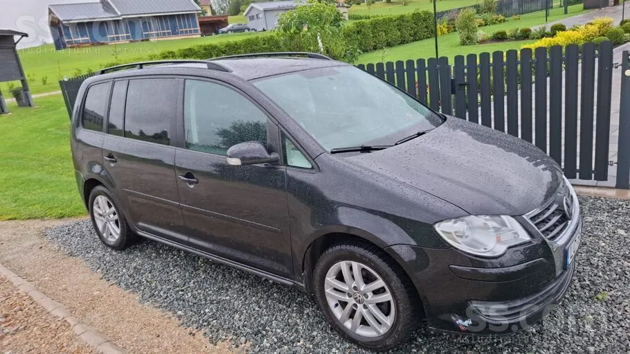 Volkswagen Touran 2007 photo 2