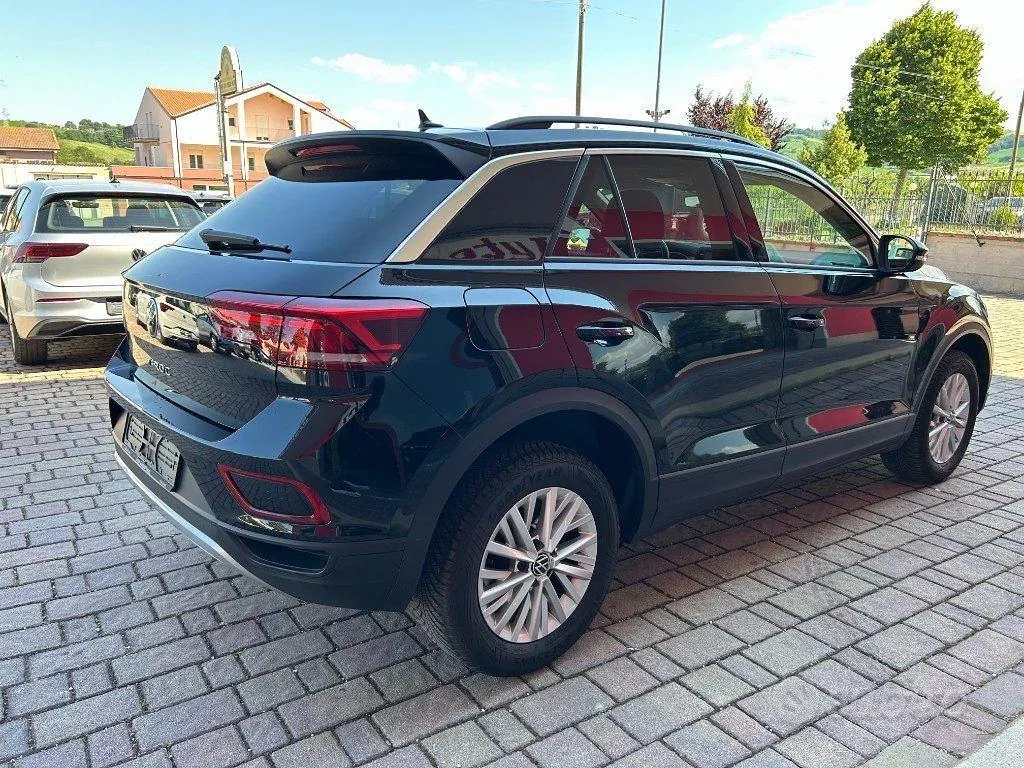Volkswagen T-Roc 2023 photo 3