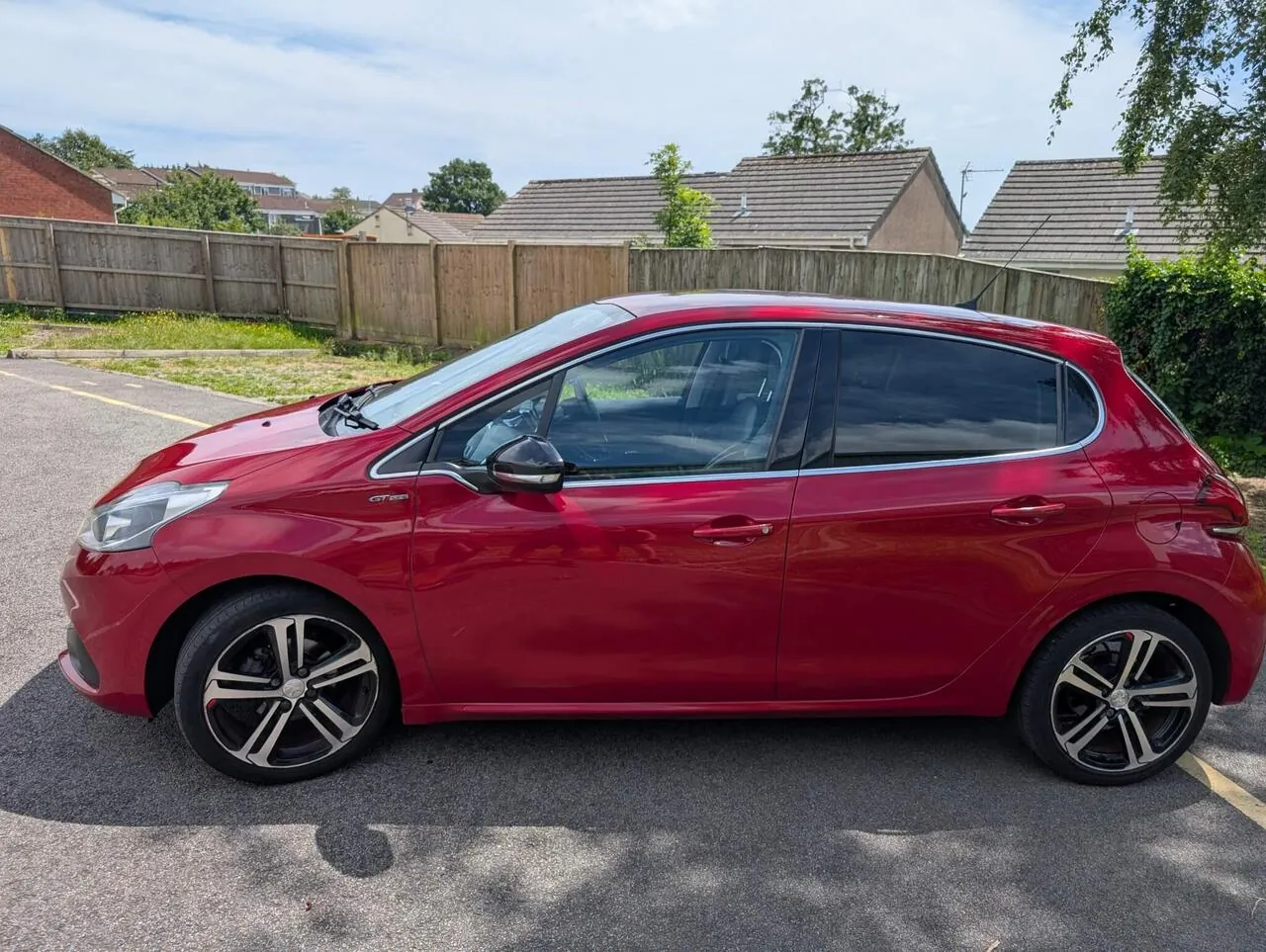 Peugeot 208 2017 photo 4