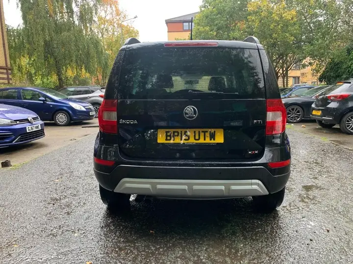 Skoda Yeti 2015 photo 5