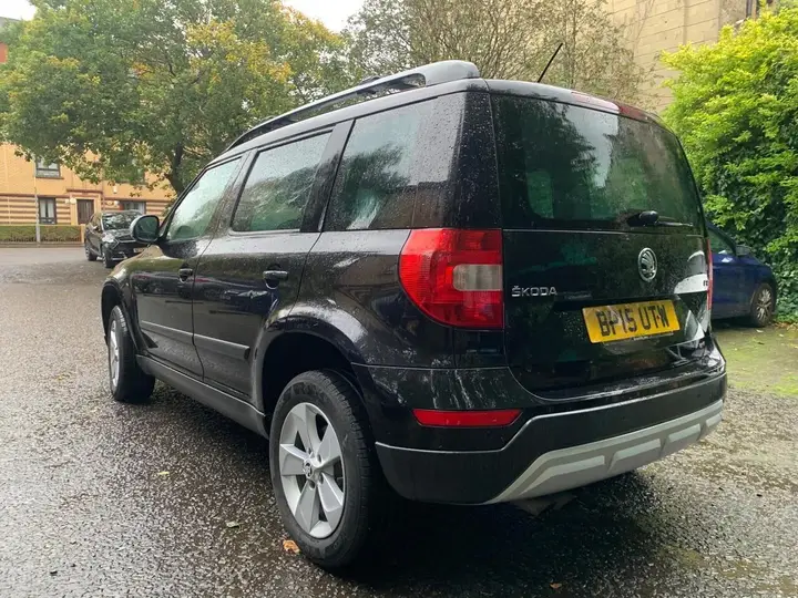 Skoda Yeti 2015 photo 4