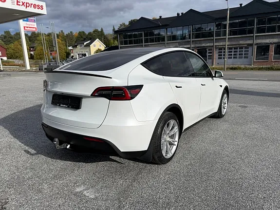 Tesla Model Y 2023 photo 5