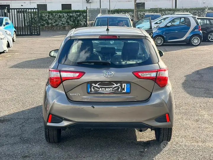 Toyota Yaris 2018 photo 5